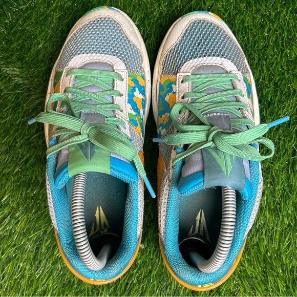 Nike Gray and Blue Sneakers with Orange Swoosh - Picture 4 of 9